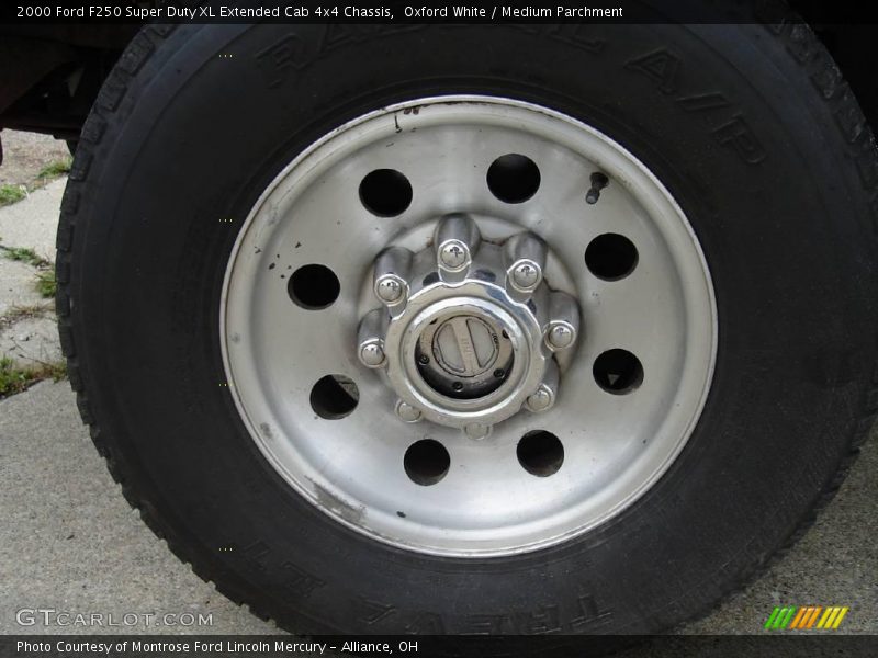 Oxford White / Medium Parchment 2000 Ford F250 Super Duty XL Extended Cab 4x4 Chassis