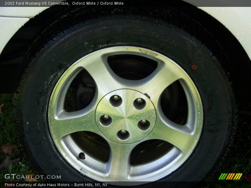 Oxford White / Oxford White 2002 Ford Mustang V6 Convertible