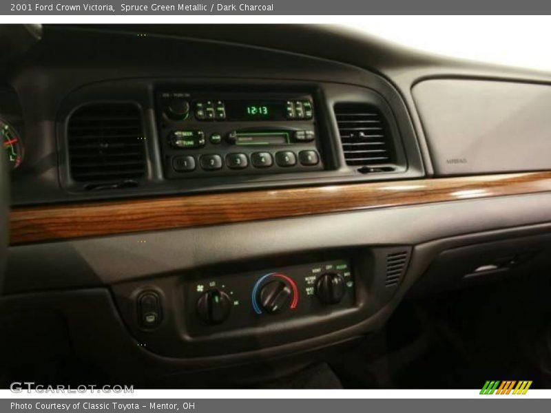 Spruce Green Metallic / Dark Charcoal 2001 Ford Crown Victoria