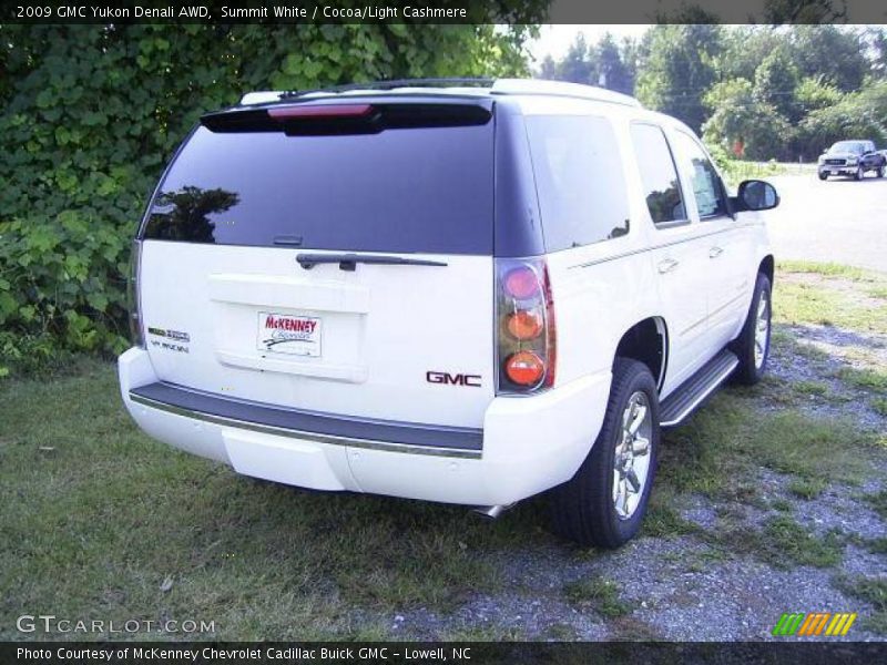 Summit White / Cocoa/Light Cashmere 2009 GMC Yukon Denali AWD