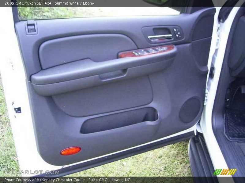 Summit White / Ebony 2009 GMC Yukon SLT 4x4