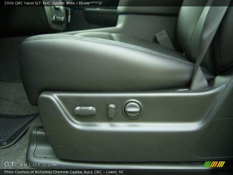 Summit White / Ebony 2009 GMC Yukon SLT 4x4