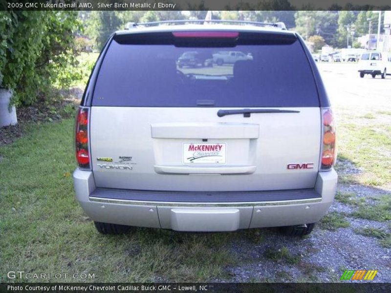 Silver Birch Metallic / Ebony 2009 GMC Yukon Denali AWD