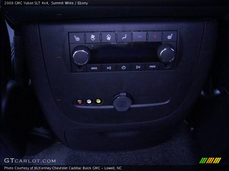 Summit White / Ebony 2009 GMC Yukon SLT 4x4