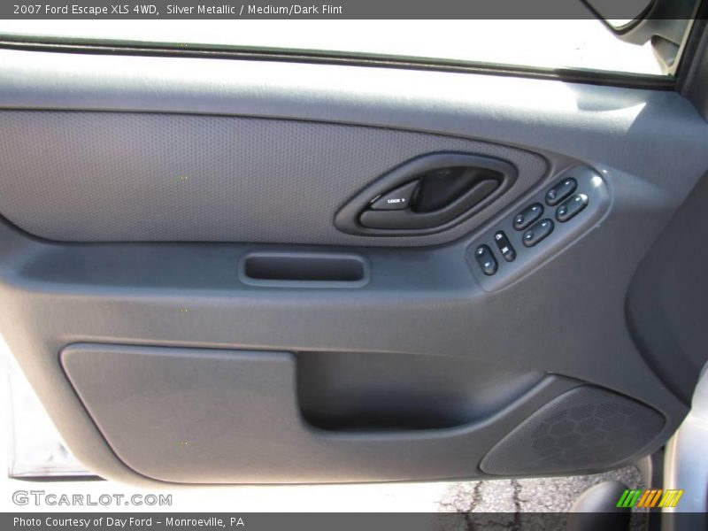 Silver Metallic / Medium/Dark Flint 2007 Ford Escape XLS 4WD