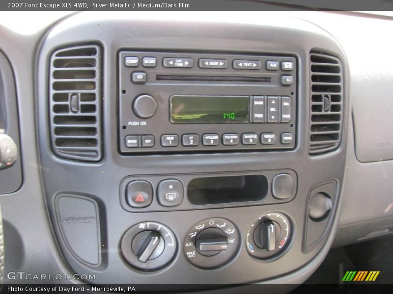 Silver Metallic / Medium/Dark Flint 2007 Ford Escape XLS 4WD