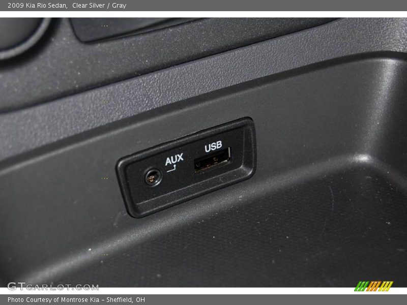 Clear Silver / Gray 2009 Kia Rio Sedan