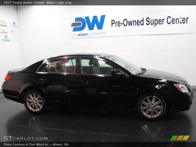 Black / Light Gray 2007 Toyota Avalon Limited