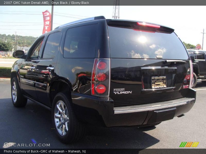 Onyx Black / Ebony Black 2007 GMC Yukon Denali AWD
