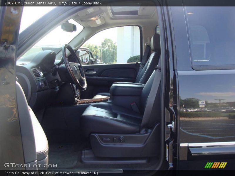 Onyx Black / Ebony Black 2007 GMC Yukon Denali AWD