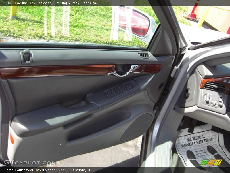 Sterling Silver / Dark Gray 2003 Cadillac DeVille Sedan
