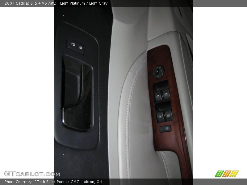Light Platinum / Light Gray 2007 Cadillac STS 4 V6 AWD