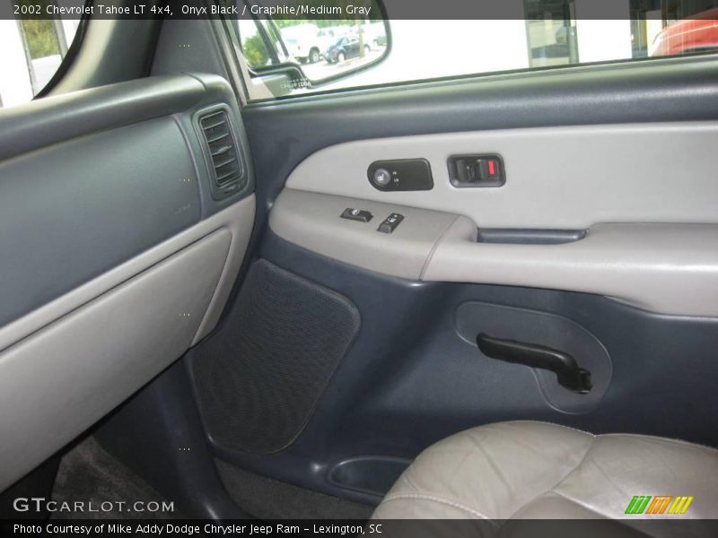 Onyx Black / Graphite/Medium Gray 2002 Chevrolet Tahoe LT 4x4