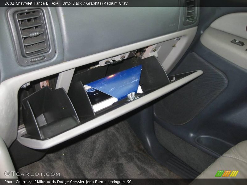 Onyx Black / Graphite/Medium Gray 2002 Chevrolet Tahoe LT 4x4