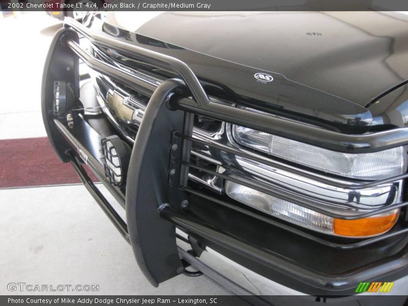 Onyx Black / Graphite/Medium Gray 2002 Chevrolet Tahoe LT 4x4