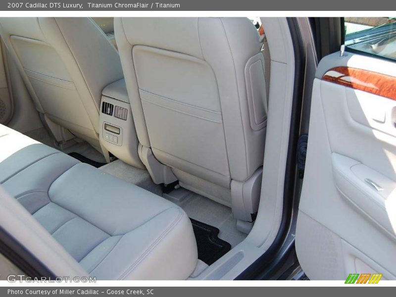 Titanium ChromaFlair / Titanium 2007 Cadillac DTS Luxury