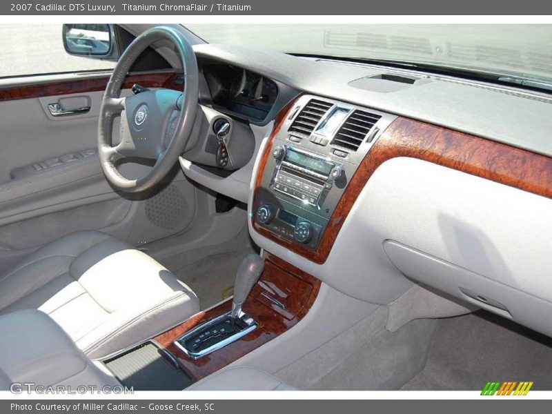 Titanium ChromaFlair / Titanium 2007 Cadillac DTS Luxury