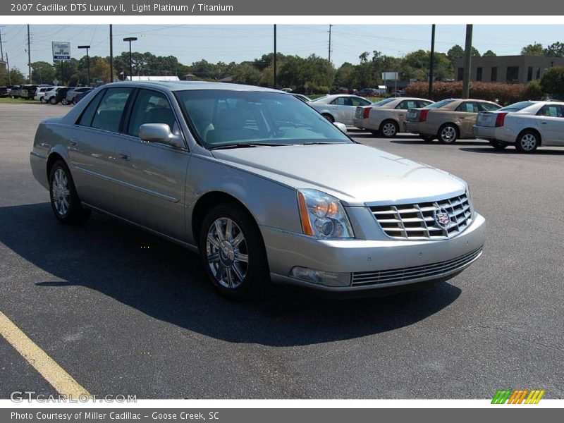 Light Platinum / Titanium 2007 Cadillac DTS Luxury II