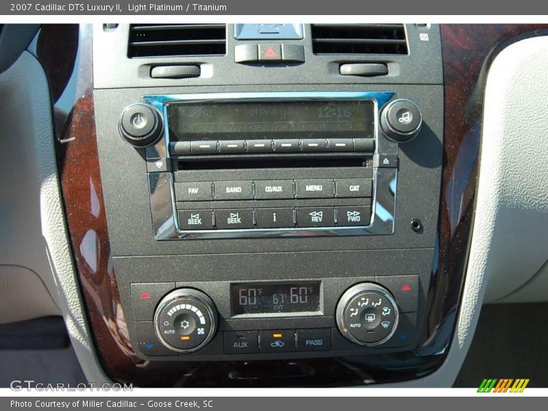 Light Platinum / Titanium 2007 Cadillac DTS Luxury II