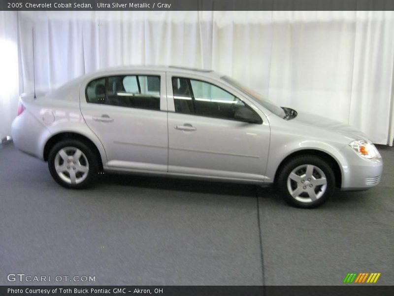 Ultra Silver Metallic / Gray 2005 Chevrolet Cobalt Sedan