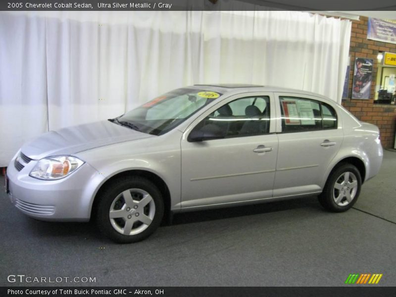 Ultra Silver Metallic / Gray 2005 Chevrolet Cobalt Sedan