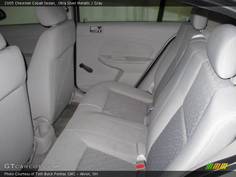 Ultra Silver Metallic / Gray 2005 Chevrolet Cobalt Sedan