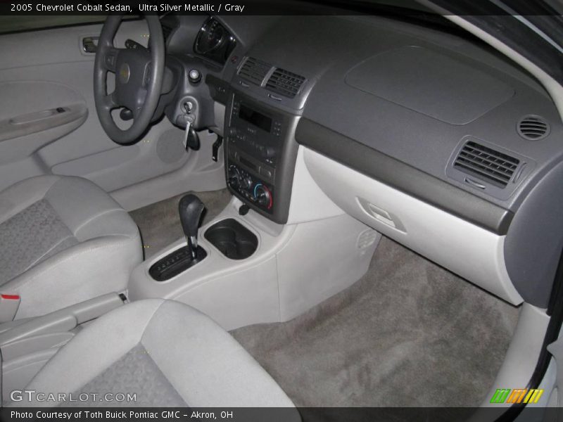Ultra Silver Metallic / Gray 2005 Chevrolet Cobalt Sedan