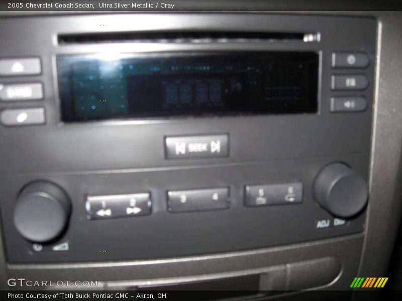 Ultra Silver Metallic / Gray 2005 Chevrolet Cobalt Sedan