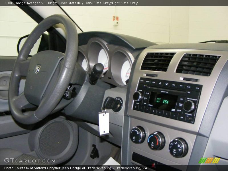Bright Silver Metallic / Dark Slate Gray/Light Slate Gray 2008 Dodge Avenger SE