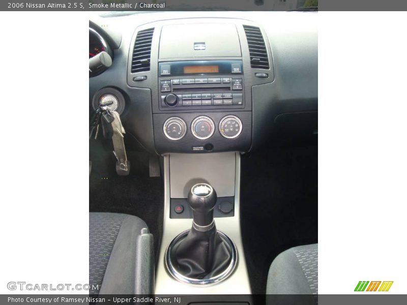 Smoke Metallic / Charcoal 2006 Nissan Altima 2.5 S