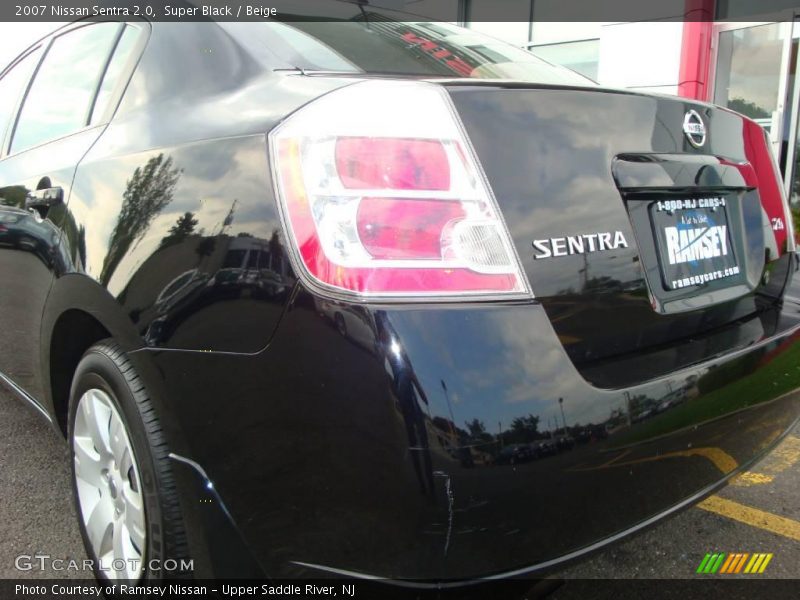 Super Black / Beige 2007 Nissan Sentra 2.0