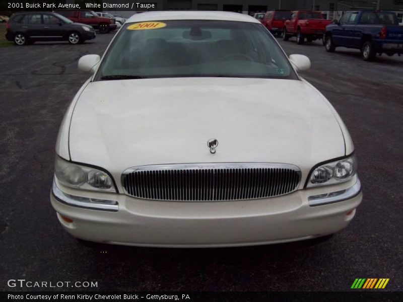 White Diamond / Taupe 2001 Buick Park Avenue