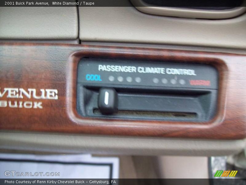 White Diamond / Taupe 2001 Buick Park Avenue