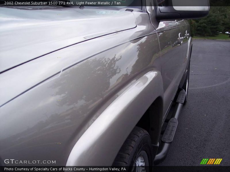 Light Pewter Metallic / Tan 2002 Chevrolet Suburban 1500 Z71 4x4