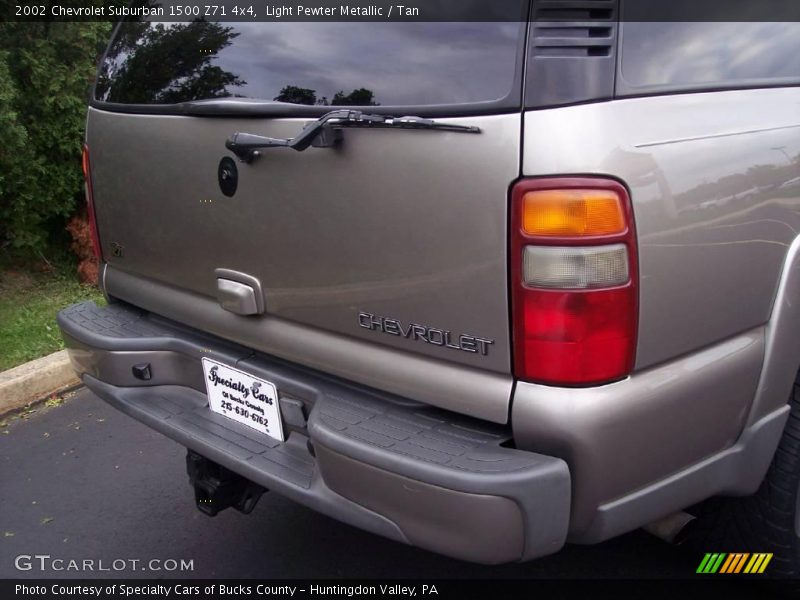 Light Pewter Metallic / Tan 2002 Chevrolet Suburban 1500 Z71 4x4