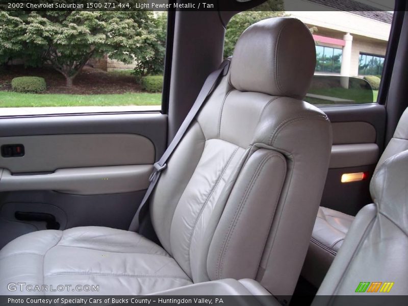 Light Pewter Metallic / Tan 2002 Chevrolet Suburban 1500 Z71 4x4
