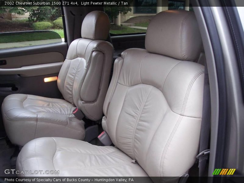 Light Pewter Metallic / Tan 2002 Chevrolet Suburban 1500 Z71 4x4
