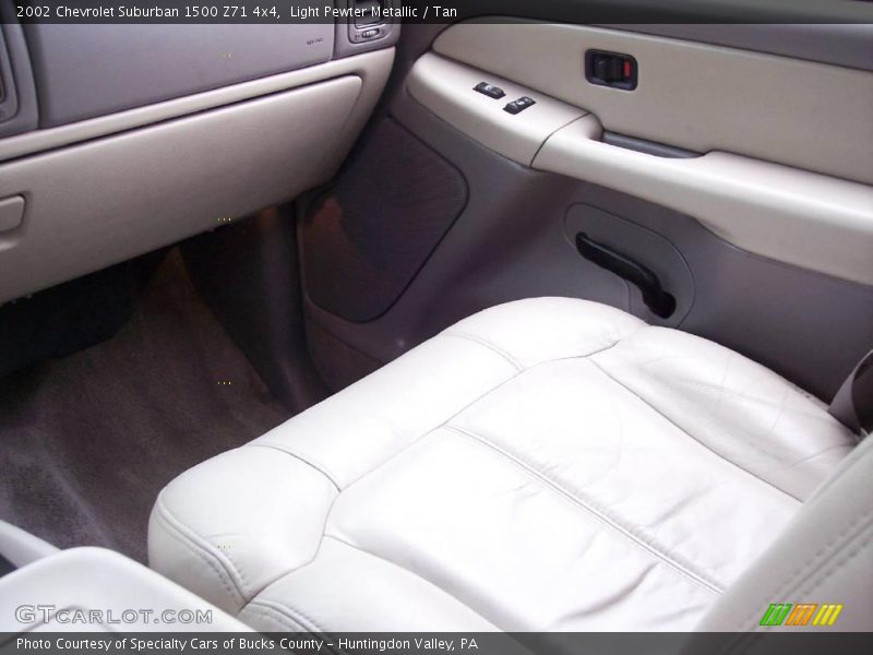 Light Pewter Metallic / Tan 2002 Chevrolet Suburban 1500 Z71 4x4