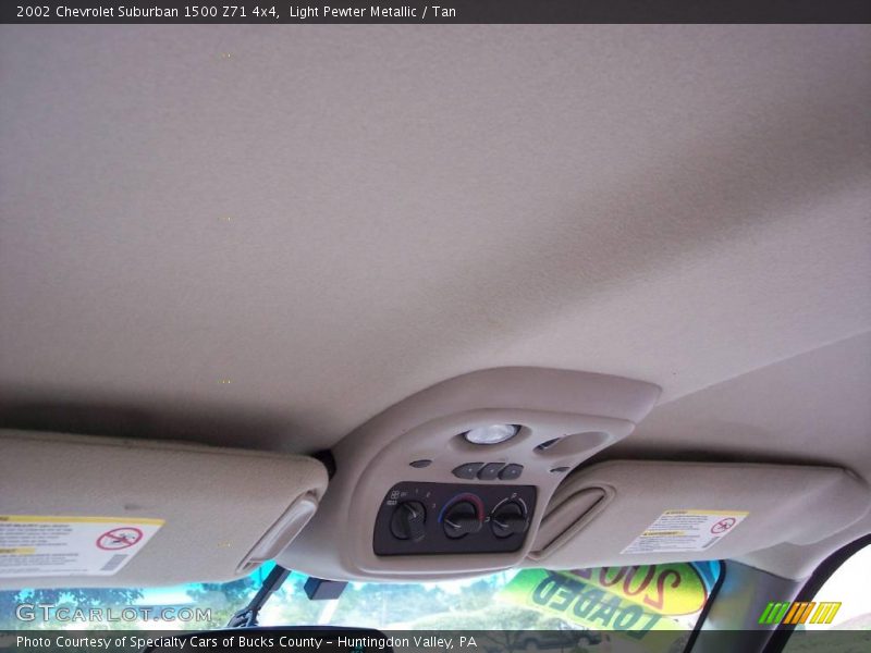 Light Pewter Metallic / Tan 2002 Chevrolet Suburban 1500 Z71 4x4