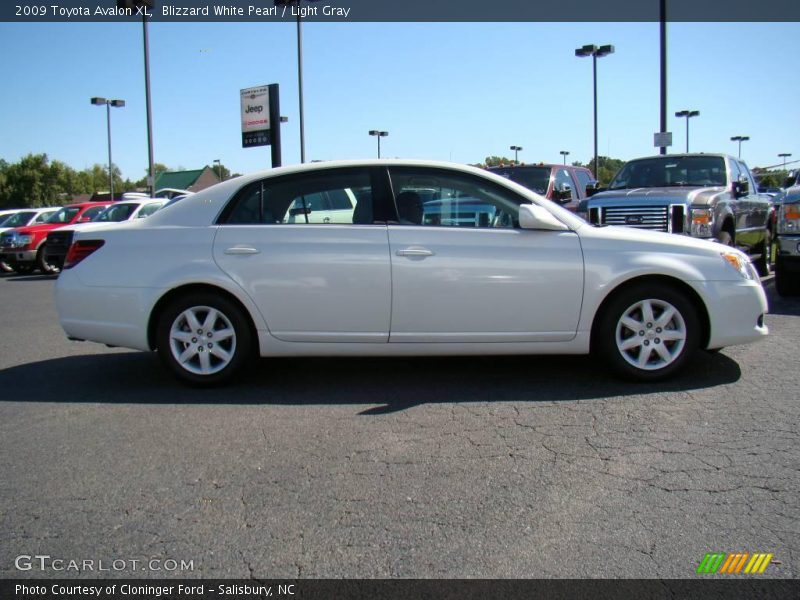 Blizzard White Pearl / Light Gray 2009 Toyota Avalon XL