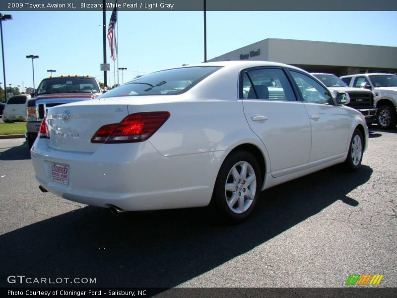 Blizzard White Pearl / Light Gray 2009 Toyota Avalon XL