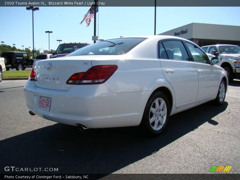 Blizzard White Pearl / Light Gray 2009 Toyota Avalon XL