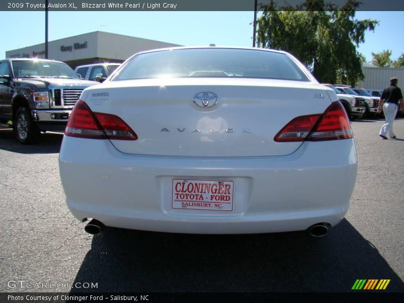 Blizzard White Pearl / Light Gray 2009 Toyota Avalon XL