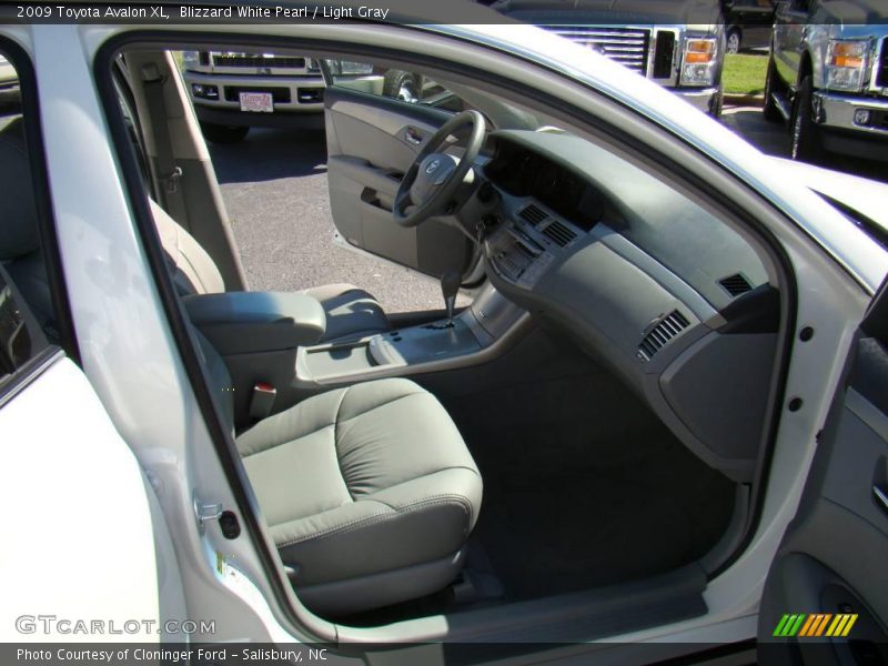 Blizzard White Pearl / Light Gray 2009 Toyota Avalon XL