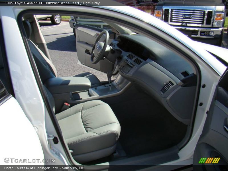 Blizzard White Pearl / Light Gray 2009 Toyota Avalon XL