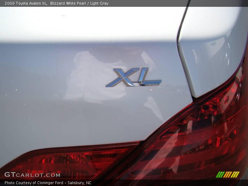 Blizzard White Pearl / Light Gray 2009 Toyota Avalon XL