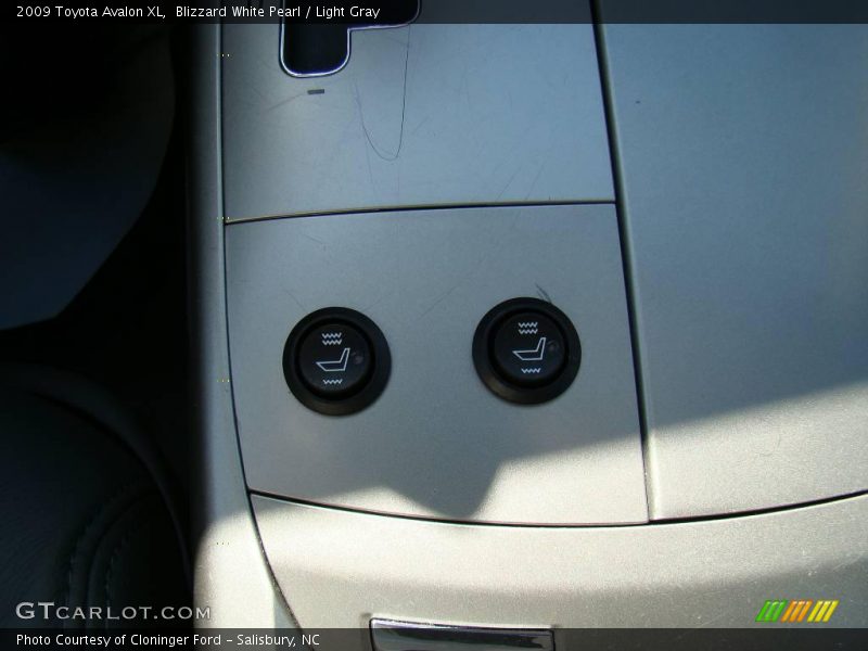 Blizzard White Pearl / Light Gray 2009 Toyota Avalon XL