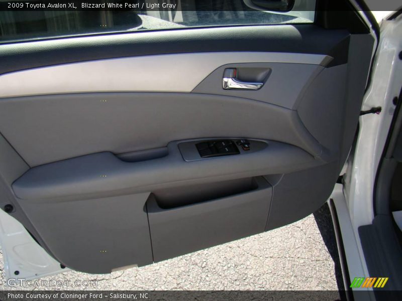 Blizzard White Pearl / Light Gray 2009 Toyota Avalon XL