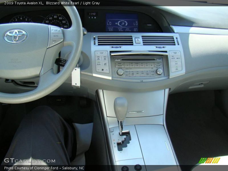 Blizzard White Pearl / Light Gray 2009 Toyota Avalon XL