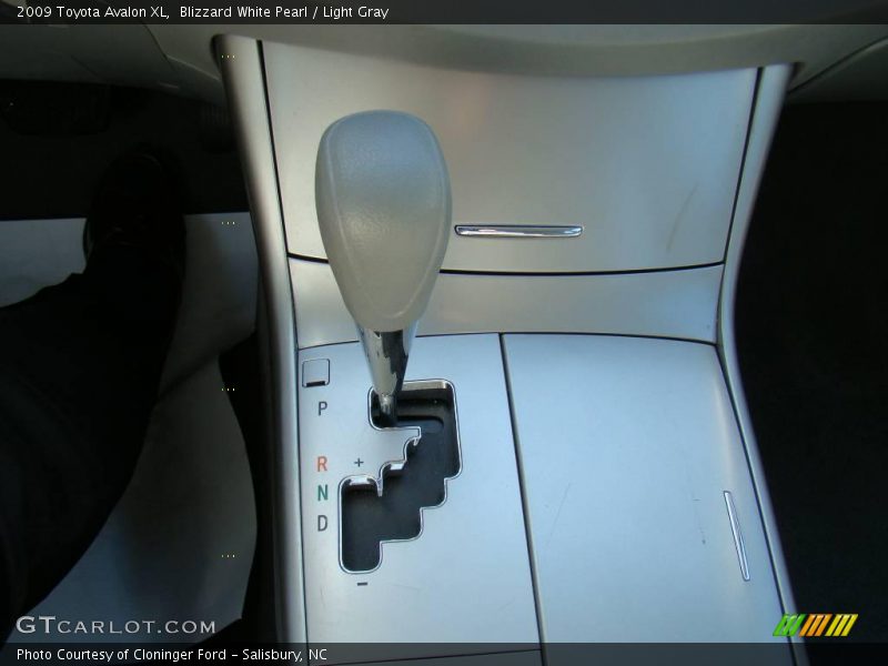 Blizzard White Pearl / Light Gray 2009 Toyota Avalon XL